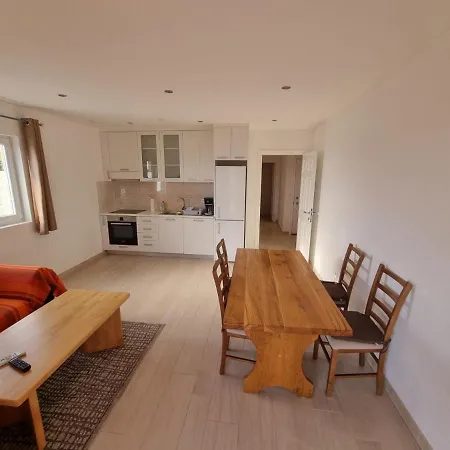 Furulund Apartman Makarska